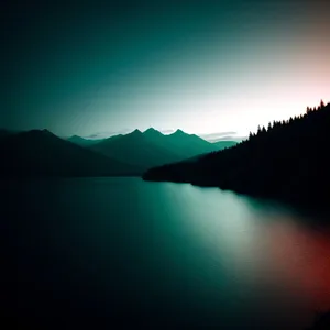 Golden Horizon: Serene Sunset over Lake
