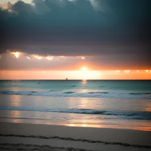 Sunset Beach Horizon: Vibrant Summer Sky Reflection