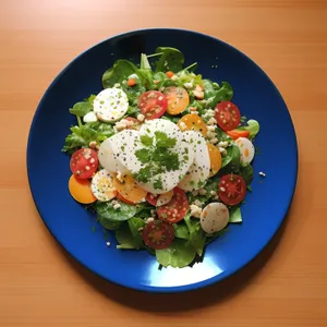 Gourmet vegetable salad with chickpeas and cheese