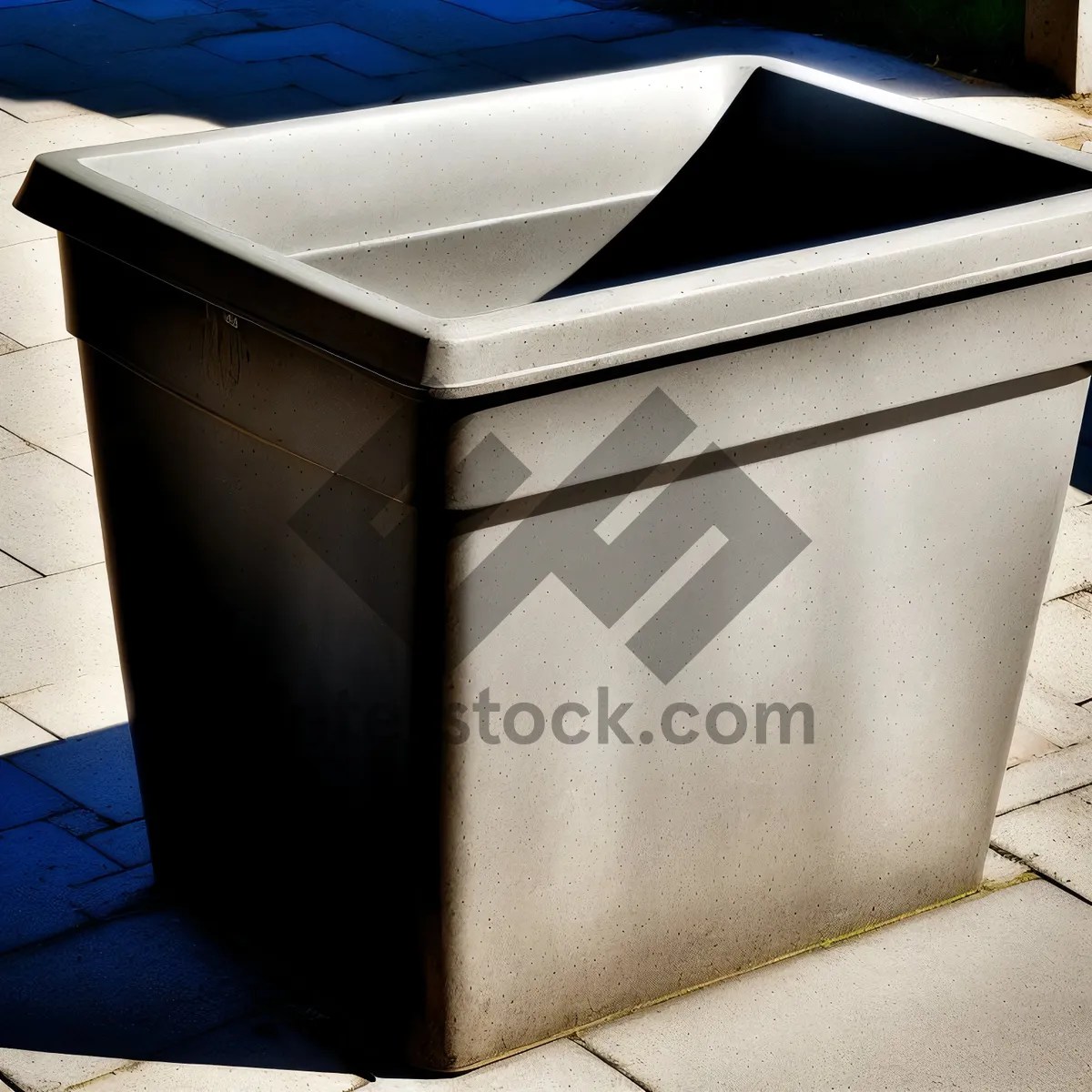 Picture of Efficient Shredder Bin for Discarded Objects