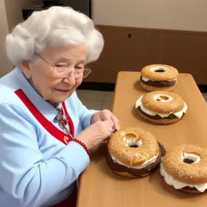 Bakery's Finest: Delicious Bagel and Bun Combo