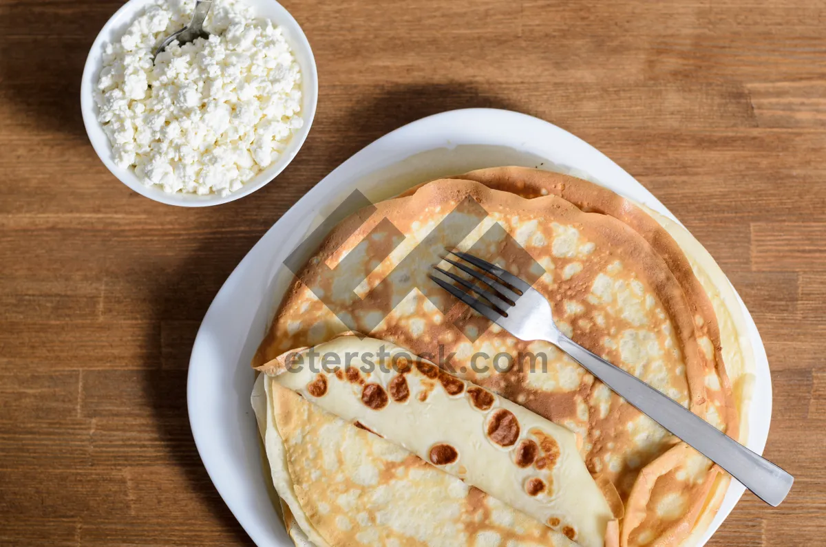 Picture of Delicious Vegetable Plate with Cheese and Pepperoni