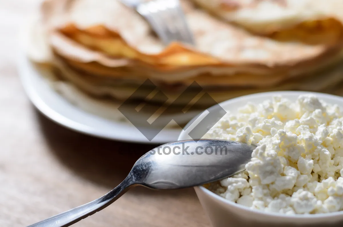 Picture of Healthy Breakfast Bowl with Yogurt and Fruit