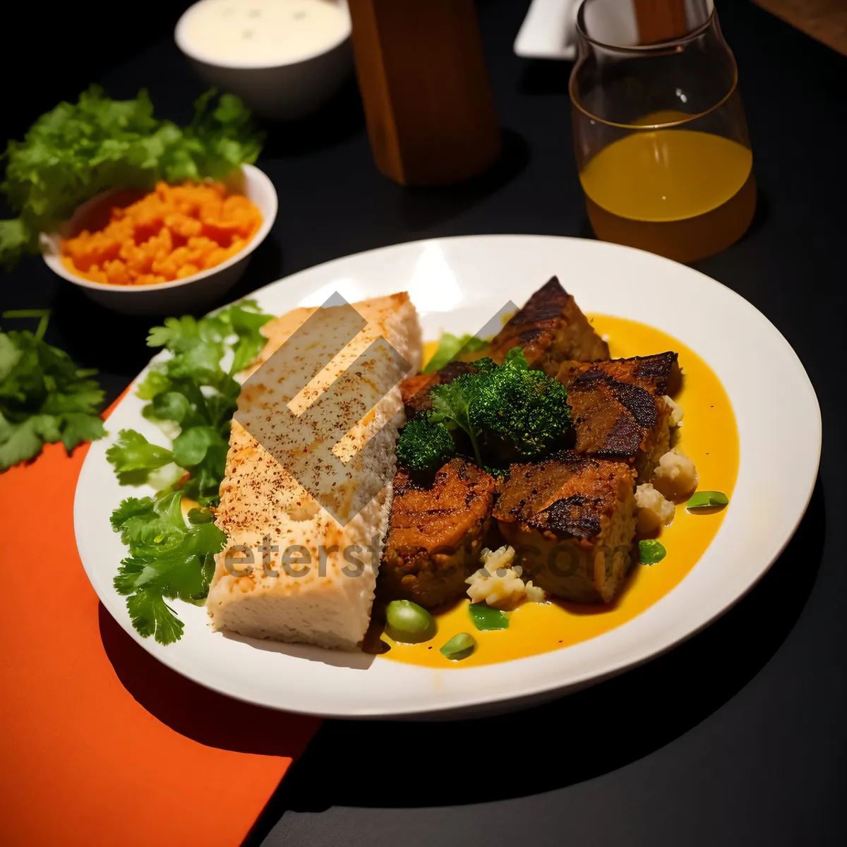 Picture of Healthy vegetable salad with fresh meat and nutritious sauce.