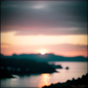 Radiant Sunset over Ocean Horizon
