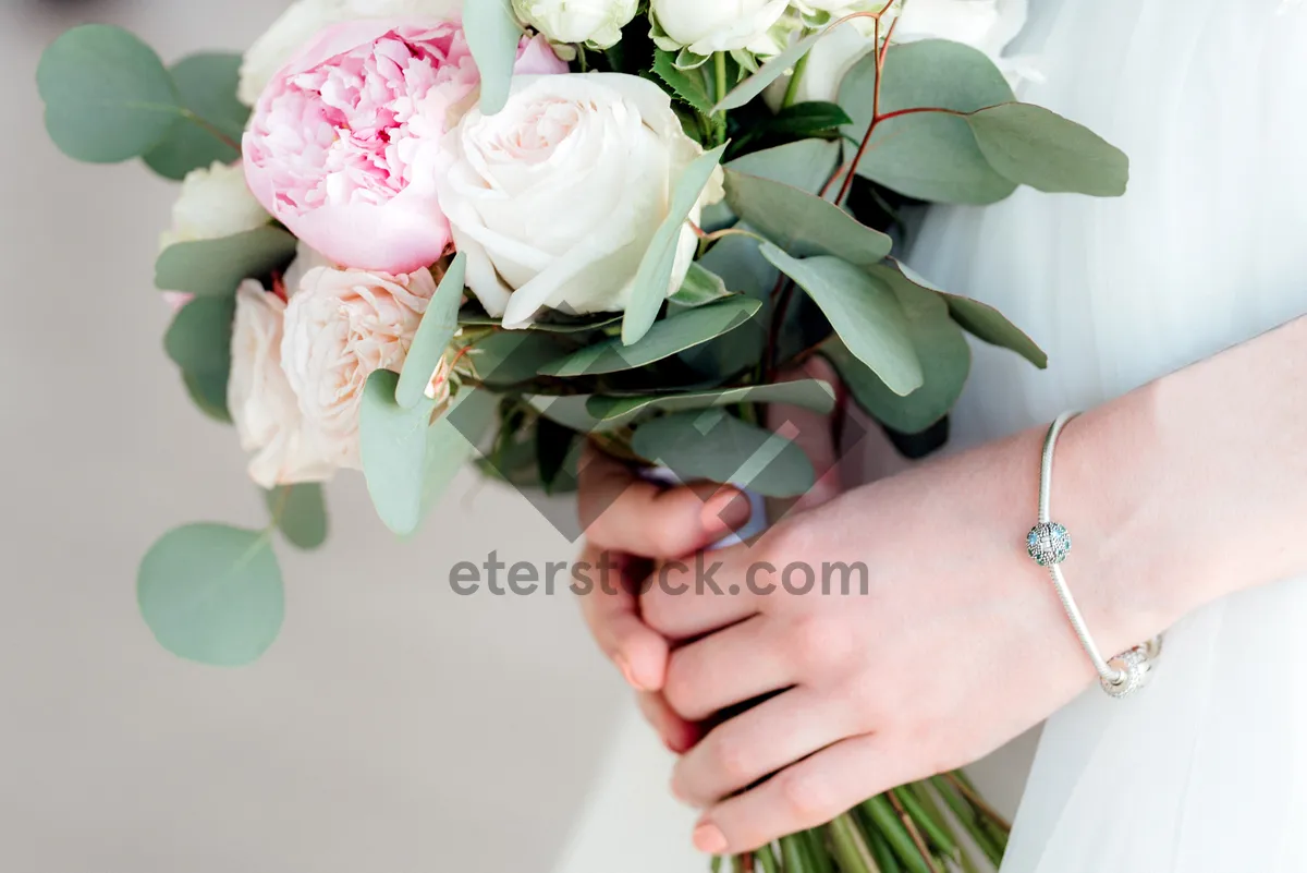 Picture of Romantic Pink Rose Bouquet for Wedding Celebration