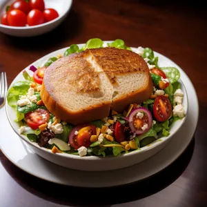 Gourmet Grilled Chicken Salad with Fresh Vegetables