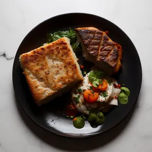 Delicious Grilled Chicken Salad with Fresh Vegetables