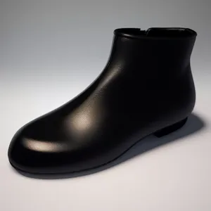 Classic Leather Men's Boots with Shiny Black Finish