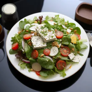 Healthy Grilled Chicken Salad with Fresh Vegetables