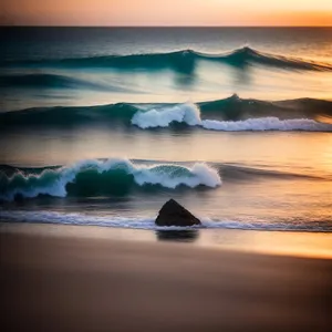 Tranquil Sunset Over Ocean's Horizon