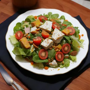 Fresh Vegetable Salad with Grilled Chicken and Olive Oil