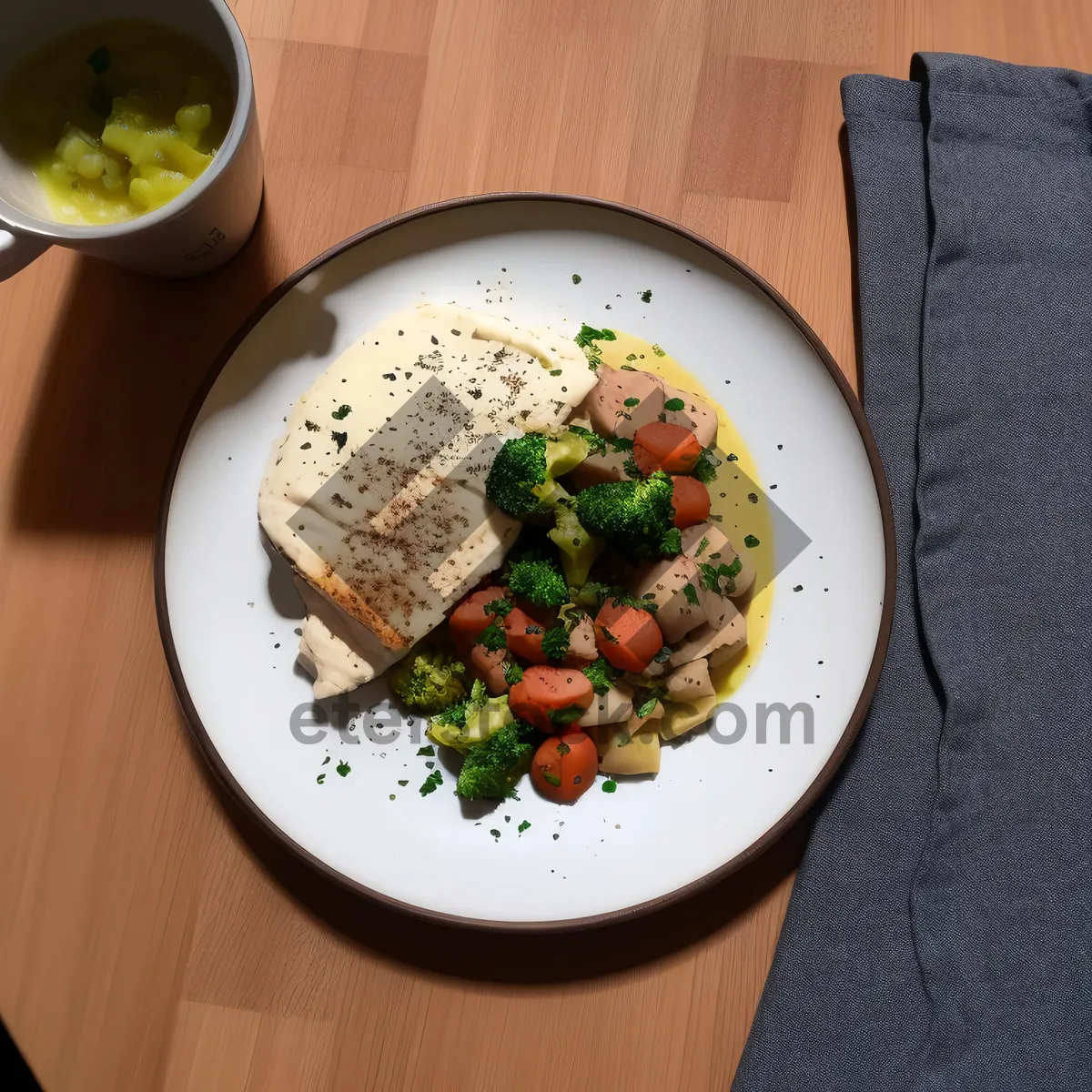 Picture of Vegetarian salad with fresh vegetables and nutritious legumes.