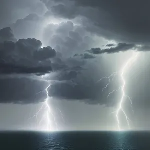 Summer Lightning: Illuminating the Sky with Natural Beauty