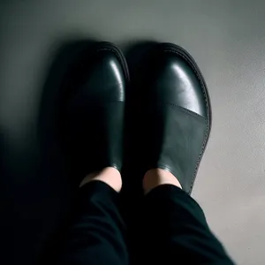 Black Business Loafer Shoe - Stylish Footwear for Professionals