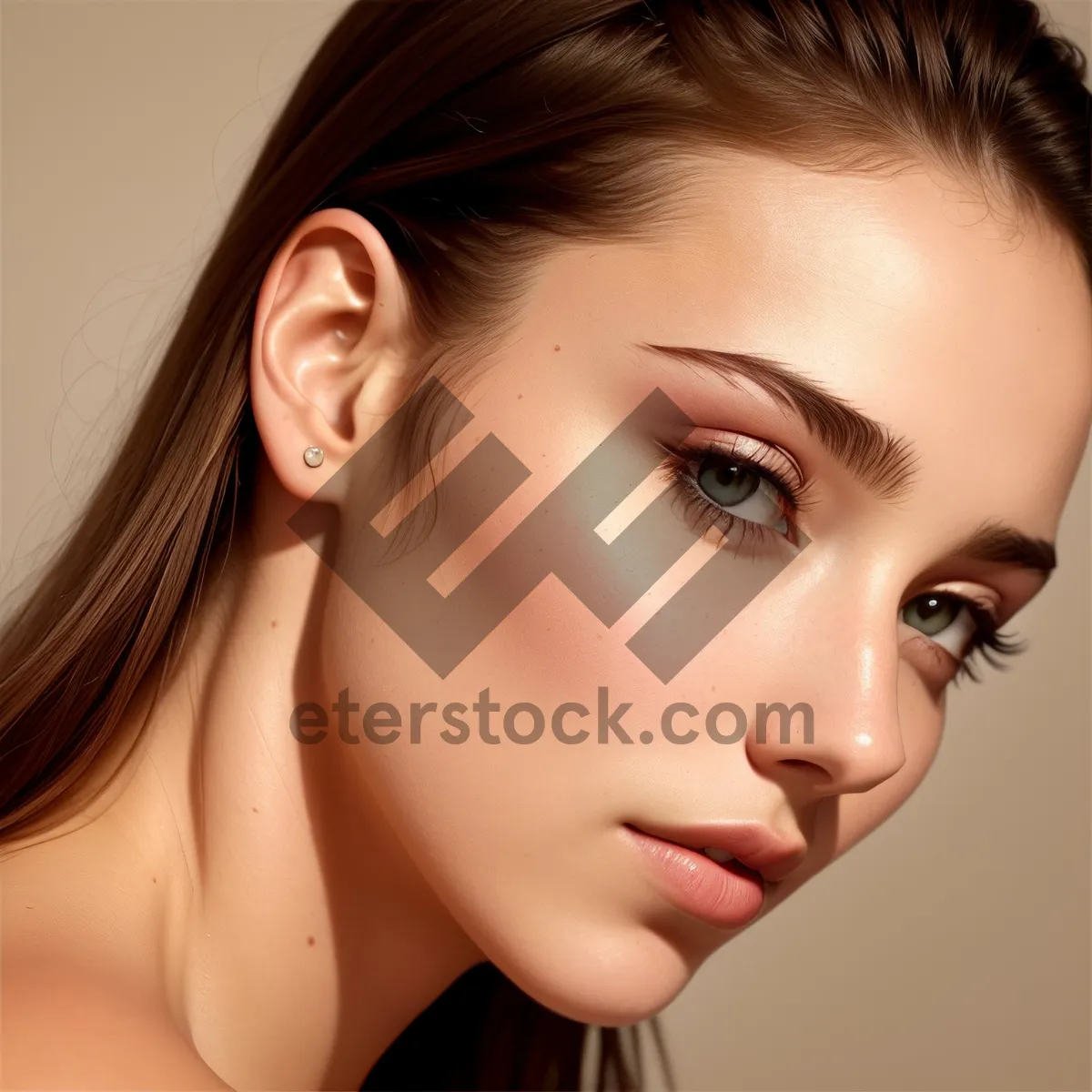 Picture of Sultry brunette with captivating eyes.