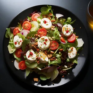 Delicious Vegetable Salad with Grilled Chicken Tenders