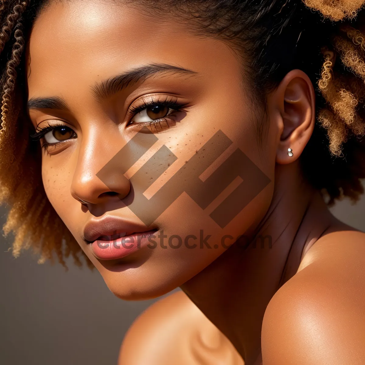Picture of Seductive Afro Model with Captivating Eyes