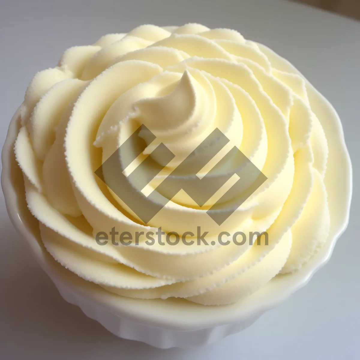 Picture of White Rose Vanilla Cake with Creamy Butter Frosting