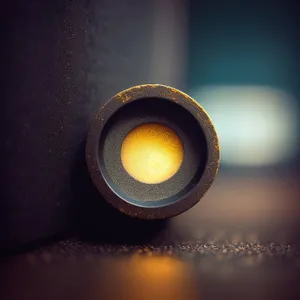 Shiny Circle Light Bulb Icon