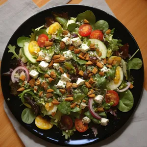 Fresh Vegetable Salad with Spicy Chicken Legume