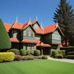 Luxury Villa in Suburban Golf Course Community