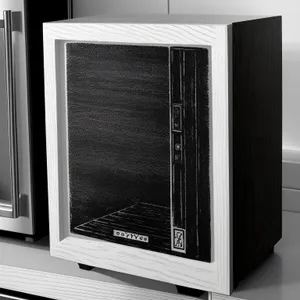 Vintage Microwave Monitor – Retro Kitchen Appliance