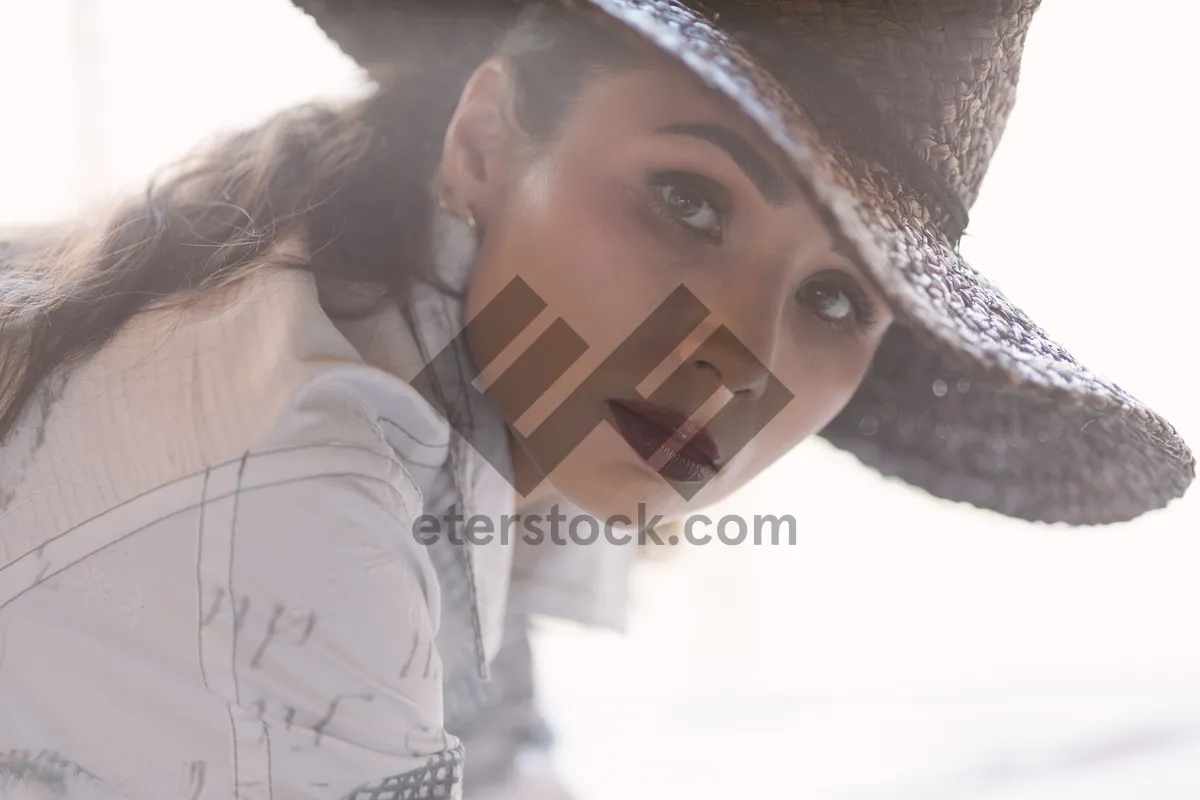 Picture of Blond model with cute smile wearing bonnet