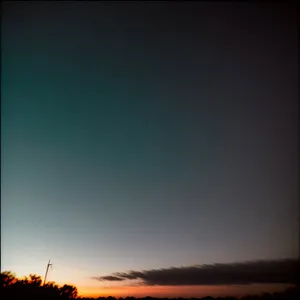 Golden Horizon: A Glowing Sunset Over the Ocean