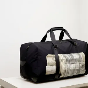 Elegant Black Leather Handbag with Stylish Handle