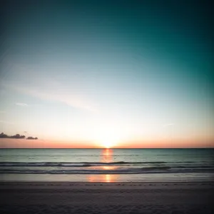 Silver Seascape: Tranquil Horizon at Sunset