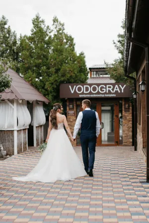 Bridal couple smiling on wedding day