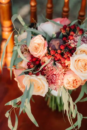 Pink Rose Bouquet for Wedding Celebration Decoration