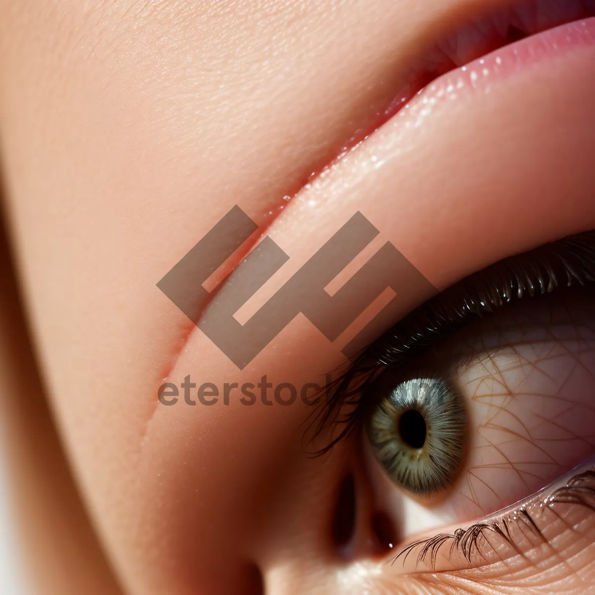 Picture of Sensuous Eye Makeup for a Captivating Look