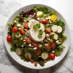 Delicious Gourmet Salad with Fresh Vegetables and Grilled Chicken