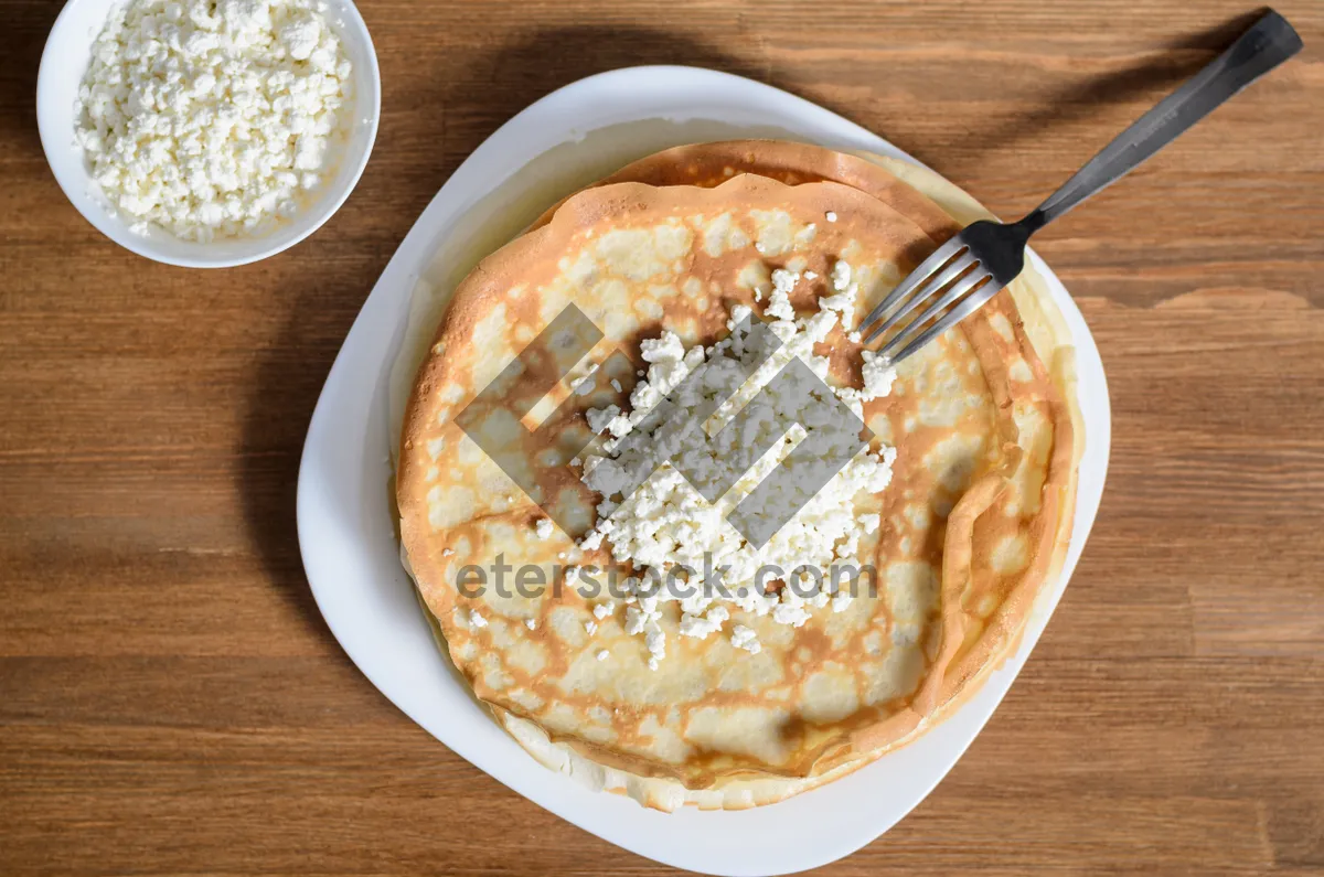 Picture of Delicious breakfast bowl with fresh vegetables and cheese