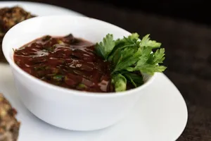 Fresh Vegetable Salad with Beef and Basil Herb dressing