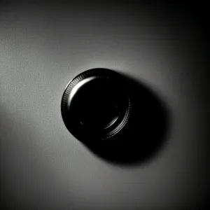 Shiny Black Aperture Lens Cap - Digital Equipment